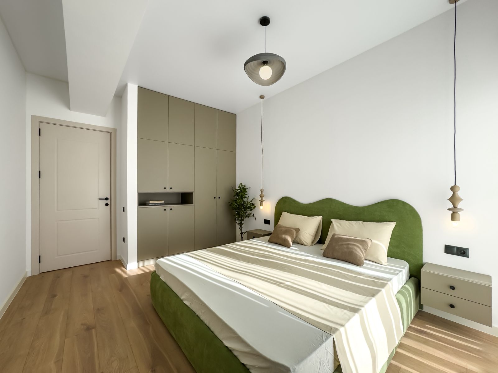 Long-Term Rent — 3-Room Apartment on University Street